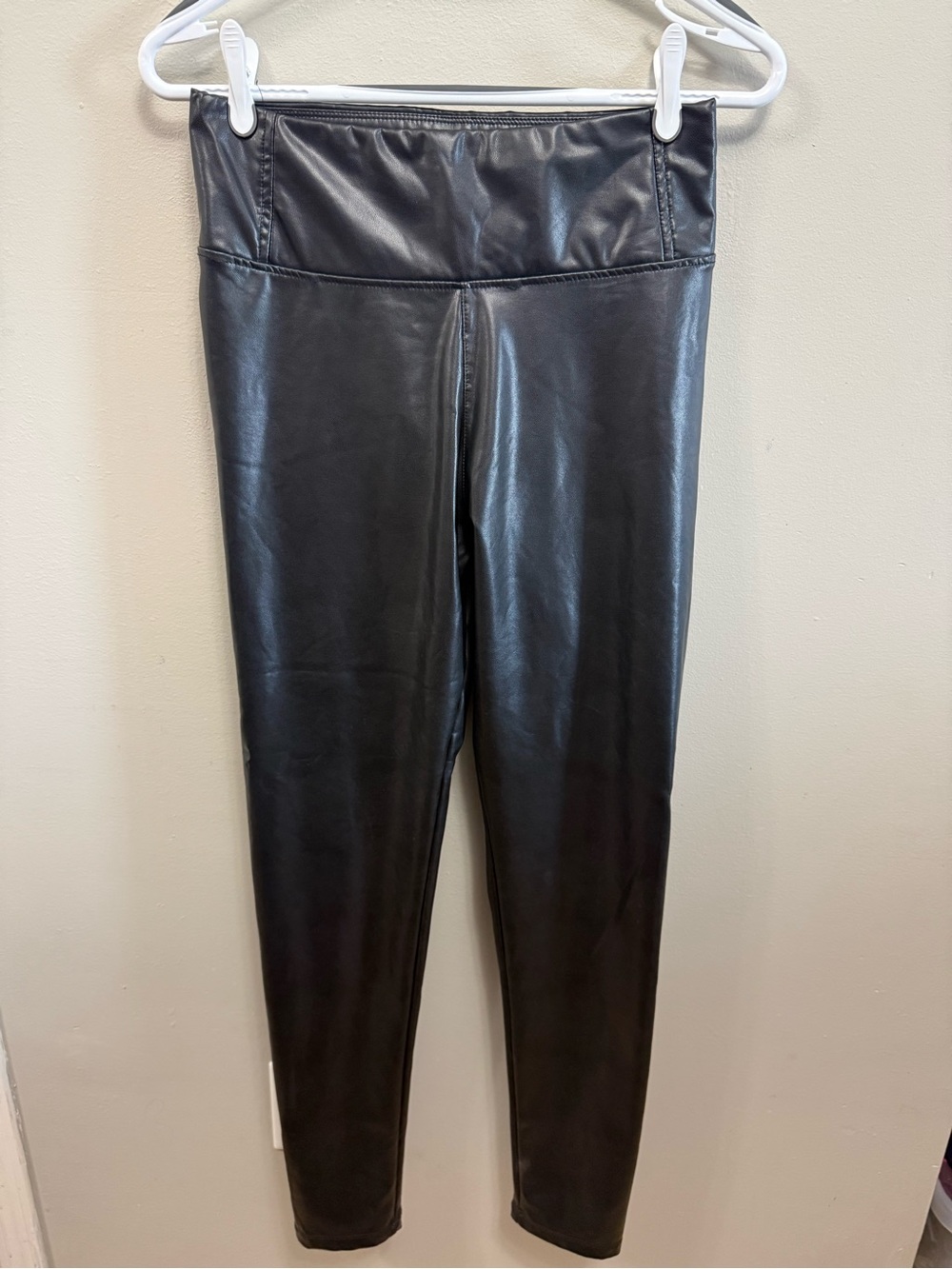 Forever 21 Womens Black Faux Leather Leggings Large